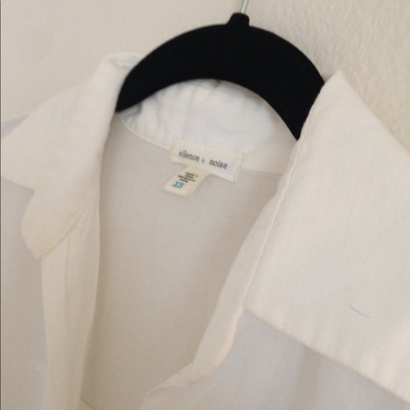 White large blouse - Picture 3 of 3